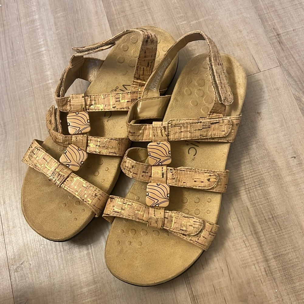 Vionic Cork-Pattern Tan Adjustable Slingback Sandals - Picture 6 of 9